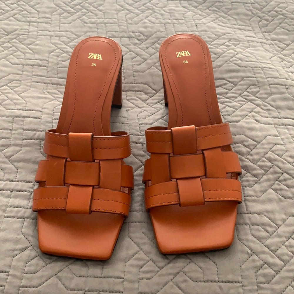 Brand New!  Never Worn!  Zara Slides. 36.